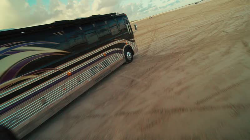 GloRilla โ TGIF (Official Music Video) GloRilla โ TGIF (Official Music Video)