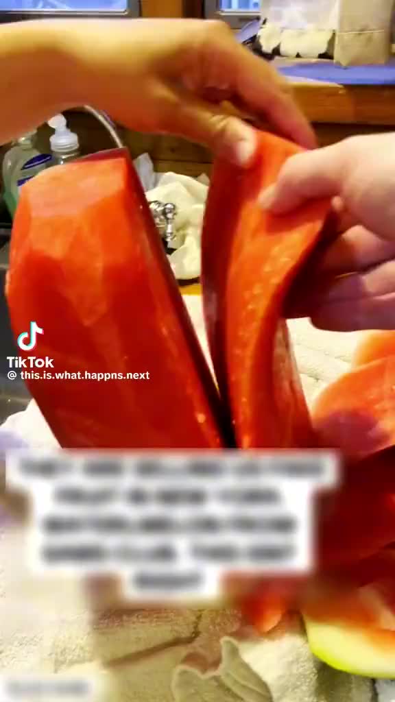 Are you eating Bill Gates FAKE FOOD? Are you eating Bill Gates FAKE FOOD?
