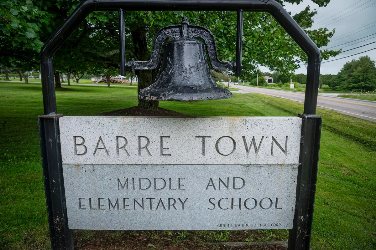 VIDEO: Vermont Substitute Teacher Cited for Cocaine Possession After Erratic Classroom Behavior